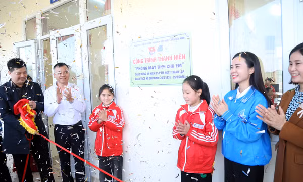 Hơn 1 tỷ đồng quà tặng cho người dân khu vực biên giới tại "Ngày Thanh niên cùng hành động" 
