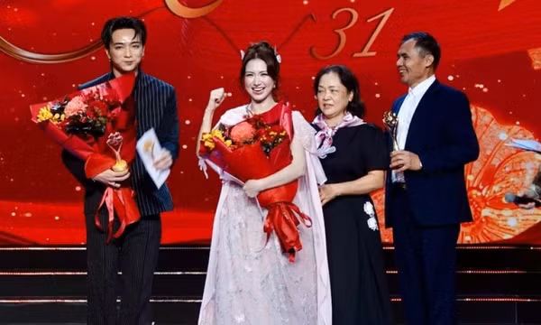 Hòa Minzy, Soobin, Mưa đỏ nhận giải Mai Vàng 2025