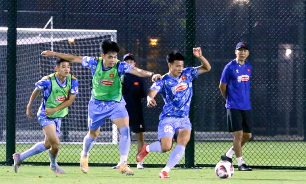 AFC công bố danh sách U23 Việt Nam: Thanh Nhàn ở lại, Lê Phát bị loại