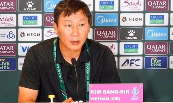 HLV Kim Sang-sik lý giải nguyên nhân vỡ trận trước U23 Trung Quốc