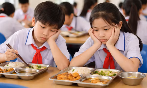 TP.HCM yêu cầu các trường dừng bữa ăn bán trú có sử dụng sản phẩm của Sago Food