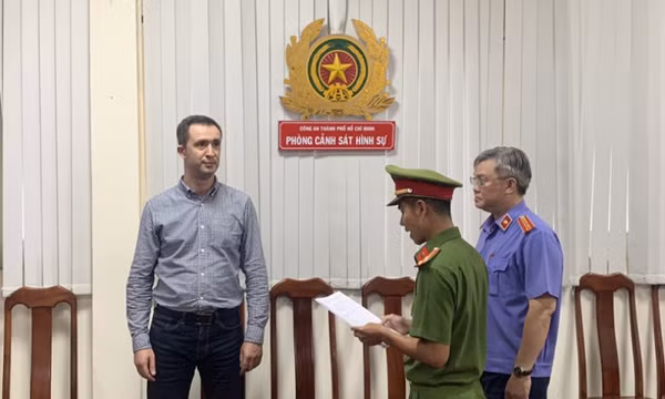 Bắt tạm giam ông trùm người nước ngoài điều hành 6 công ty cho vay lãi nặng