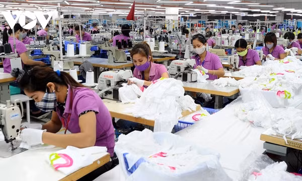 Doanh nghiệp ồ ạt cắt giảm lao động