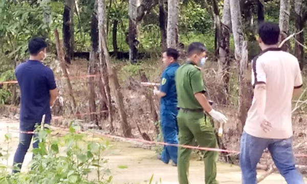 Vụ phát hiện thi thể bé sơ sinh mất một chân: Lời khai của người mẹ 17 tuổi