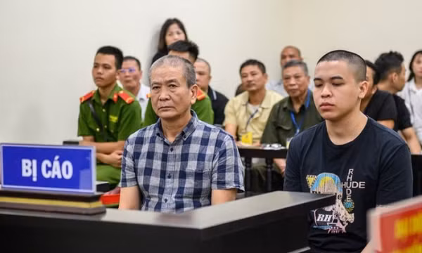 Hai cha con lĩnh 21 năm tù vì đánh chết thợ xây