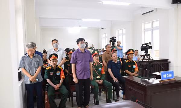 5 cựu tướng Cảnh sát biển tham ô lĩnh tổng cộng hơn 76 năm tù