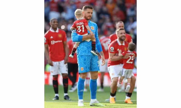 Man Utd nhanh chóng chia tay cầu thủ thứ 2