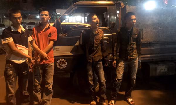Lên mạng mua ô tô không giấy tờ làm phương tiện... đi ăn trộm
