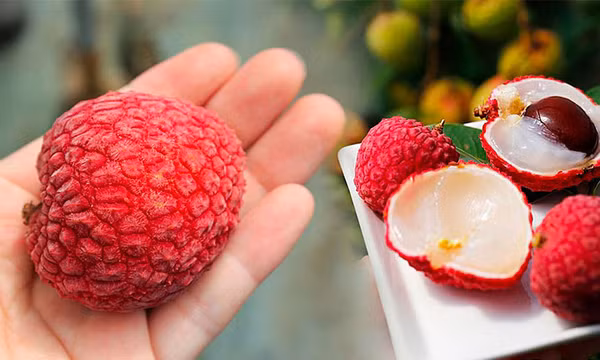 Vì sao vải thiều tốt cho sức khỏe nhưng không nên ăn quá 10 quả/lần?