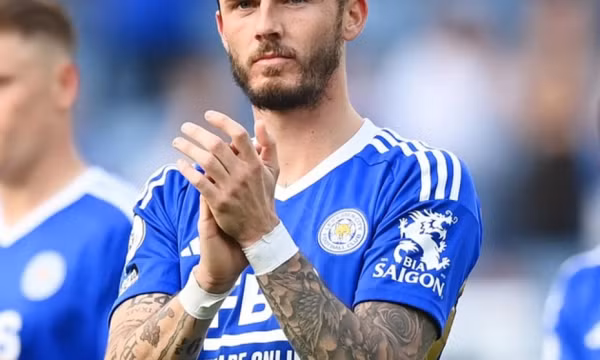 Leicester City chia tay 7 cầu thủ sau khi rớt hạng