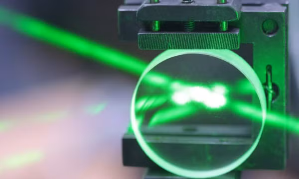 Loại keo siêu rẻ của Trung Quốc có thể vô hiệu hóa vũ khí laser giá triệu USD