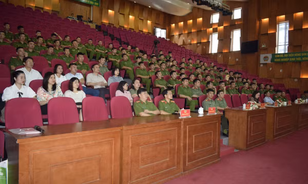 Khai giảng lớp bồi dưỡng tiếng dân tộc thiểu số cho cán bộ chiến sĩ Công an
