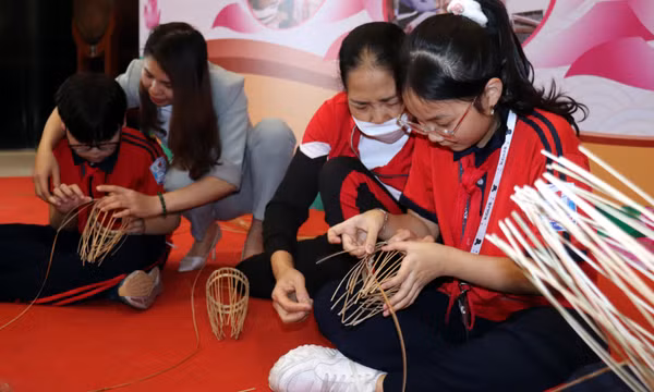 Ngày hè bổ ích, "học mà chơi" ở Bảo tàng Quảng Ninh