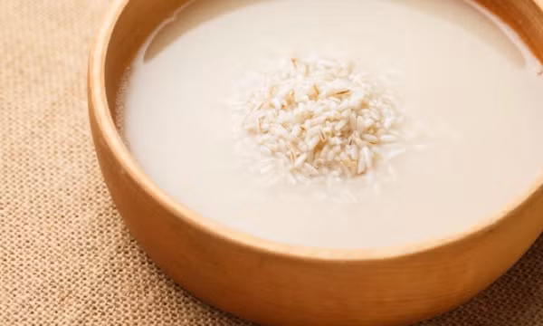 Chăm sóc da và tóc từ nước vo gạo phụ nữ ai cũng nên thử