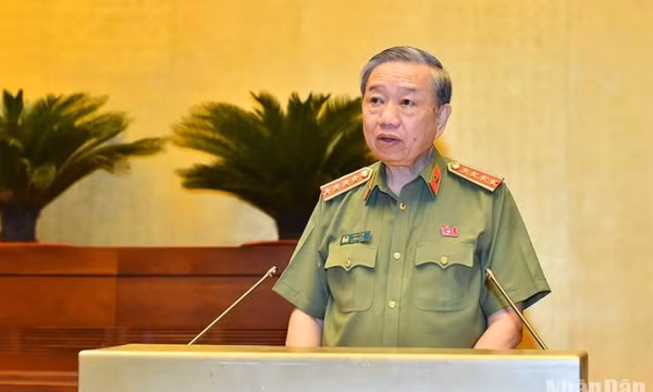 Đề nghị quy định cụ thể tiêu chí xét thăng hàm cấp Tướng trước thời hạn