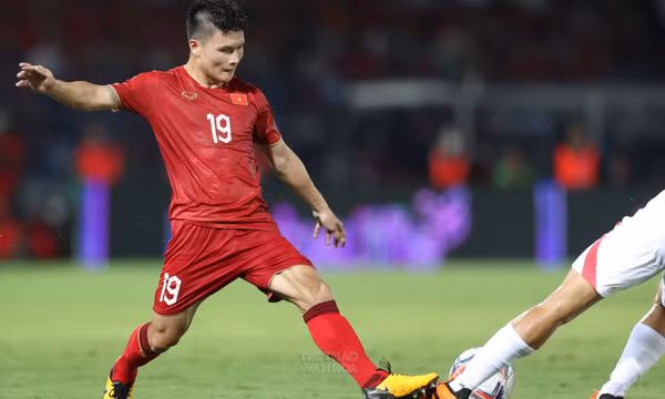 HLV Troussier 'mở khoá' Quang Hải bất thành