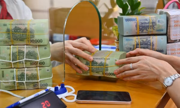 4 ngân hàng lớn đồng loạt giảm lãi suất tiết kiệm