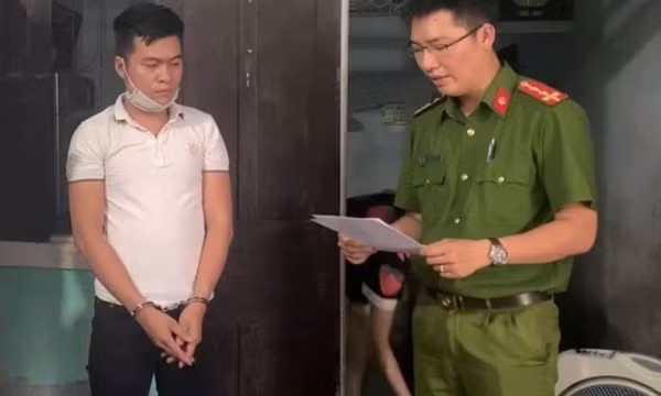 Bắt đối tượng cho nhiều người vay tiền với lãi suất "cắt cổ" 456%/năm