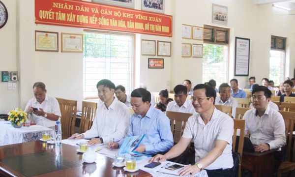 Cấp ủy viên tham gia sinh hoạt chi bộ cơ sở