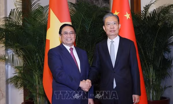 Thủ tướng Phạm Minh Chính hội kiến Ủy viên trưởng Nhân đại toàn quốc Trung Quốc