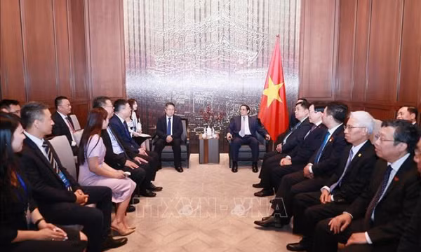Thủ tướng Phạm Minh Chính tiếp Lãnh đạo các tập đoàn kinh tế lớn của Trung Quốc