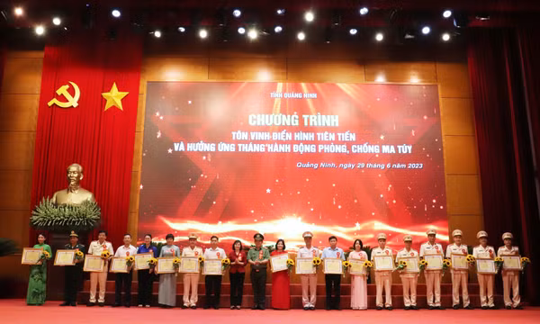 Tôn vinh 50 tập thể, cá nhân điển hình tiên tiến trong công tác phòng, chống ma túy