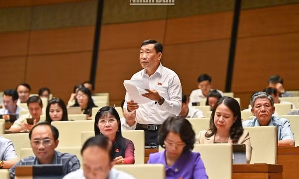 Đại biểu Quốc hội nêu những con số đáng báo động về sử dụng thuốc lá ở Việt Nam