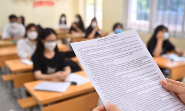Vì sao hai người ra đề môn Sinh liên quan vụ lộ đề thi THPT năm 2021?