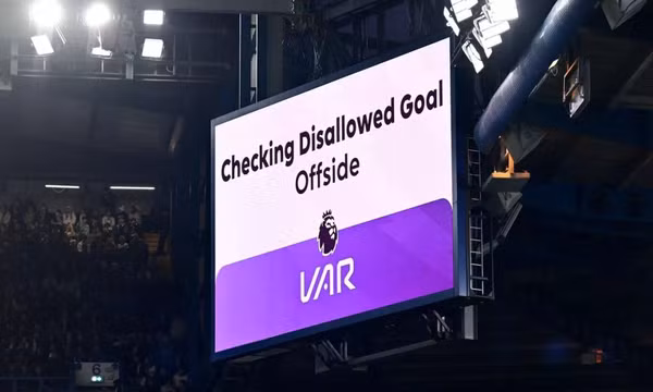 Premier League thực hiện thay đổi với VAR, công nghệ mới ra mắt ngay vòng 5 FA Cup