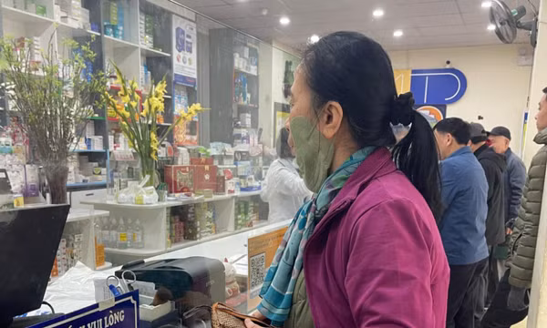 Thuốc Tamiflu khan hàng, tăng giá, bác sĩ cảnh báo nóng