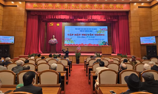 Ban Liên lạc hưu trí các cơ quan Tỉnh ủy gặp mặt truyền thống