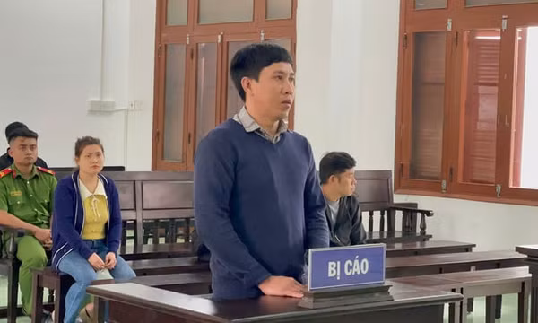 Nghi ngờ vợ ngoại tình với hàng xóm, người đàn ông chém trọng thương tình địch