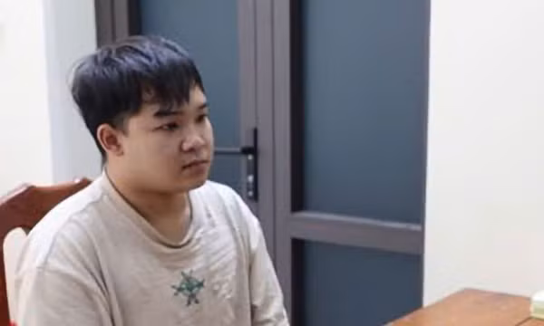 Bắt thanh niên 'thông chốt' nồng độ cồn, tông bị thương cảnh sát giao thông