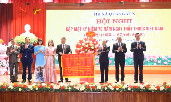 Thị xã Quảng Yên gặp mặt kỷ niệm 70 năm Ngày thầy thuốc Việt Nam 27/2 (1955 - 2025)