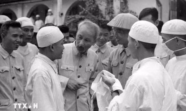 Những lời căn dặn của Bác Hồ về y đức và sứ mệnh của người thầy thuốc