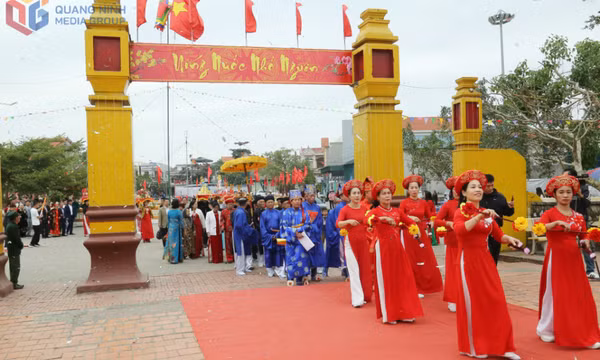 Mùa lễ hội ở Quảng Yên