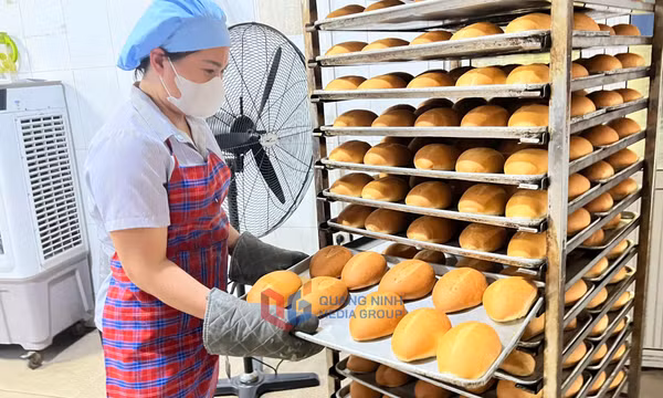 Bánh mì mỏ - "đặc sản" giản dị của thợ mỏ