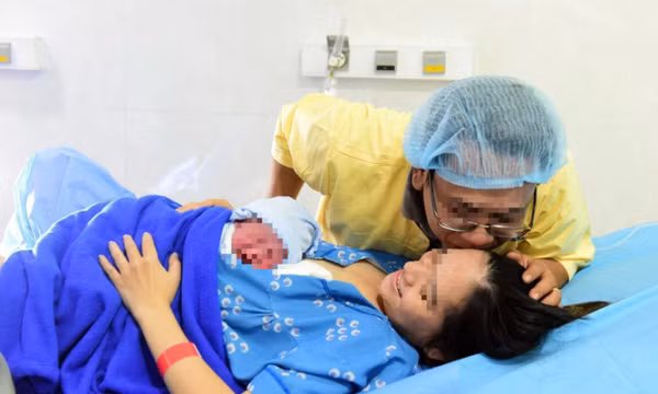 Bộ Chính trị: Không kỷ luật trường hợp sinh con thứ 3 trở lên