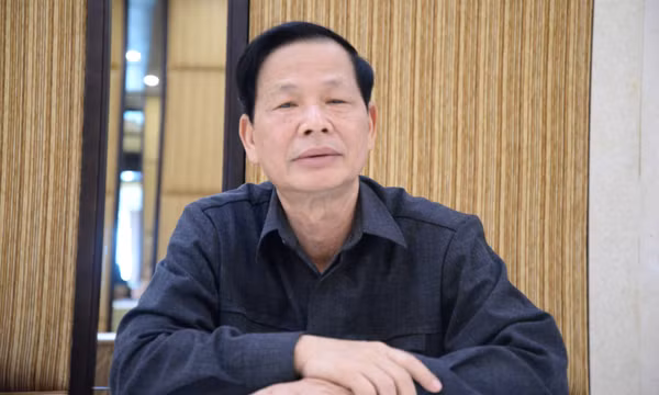 Nhà thơ Trịnh Công Lộc: “Từ biển mà đi” về với “Mặt trời cỏ”