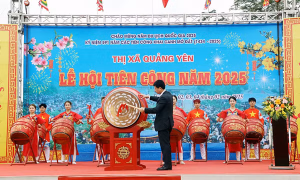 "Bảo tồn, phát huy các giá trị truyền thống của lễ hội"