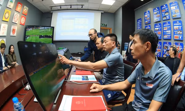 Lần đầu tiên áp dụng công nghệ VAR tại Giải hạng Nhất quốc gia 2024/2025