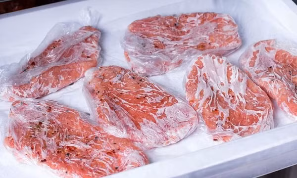 4 sai lầm tai hại khi rã đông thực phẩm nhiều người vẫn làm hàng ngày