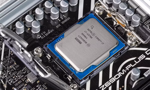 Intel trước tương lai ‘chia năm xẻ bảy’