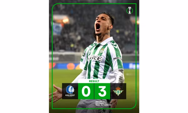 Antony lập siêu phẩm, Betis thắng to ở Cúp châu Âu
