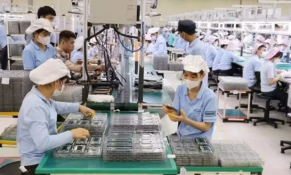 Doanh nghiệp công nghiệp ‘sáng đèn’ xuyên Tết