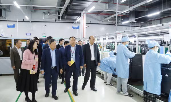 Hối hả sản xuất, phấn đấu hoàn thành mục tiêu tăng trưởng