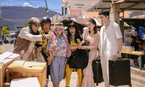 'Bộ tứ báo thủ' đè bẹp doanh thu mọi phim Việt nhưng là phim dở nhất của Trấn Thành