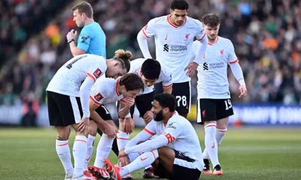Liverpool nhận tin dữ: Gomez có thể nghỉ dài hạn, lỡ chung kết League Cup