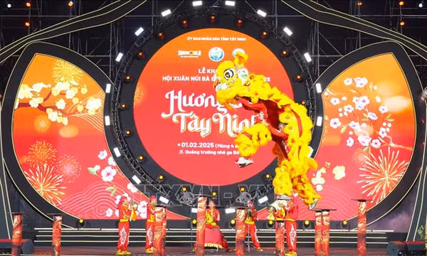 Thủ tướng yêu cầu thực hiện nếp sống văn minh, an toàn, tiết kiệm trong Lễ hội Xuân