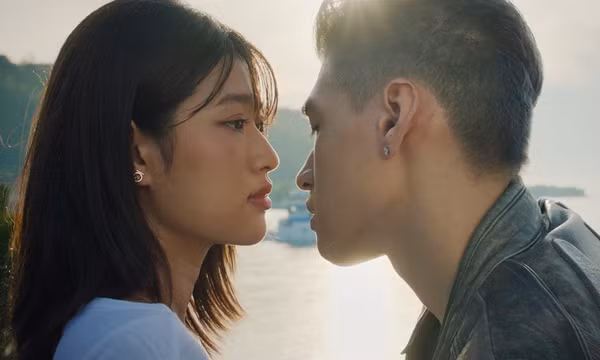 Ngã ngũ một mùa phim Tết đầy thị phi